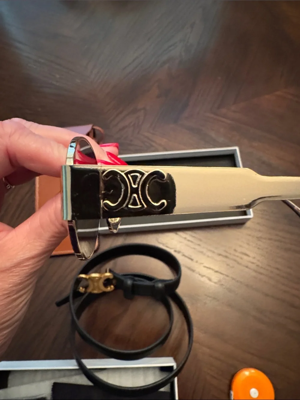 Non brand belt and sunglasses